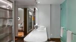 Spectacular King Room with Street View Bathroom 